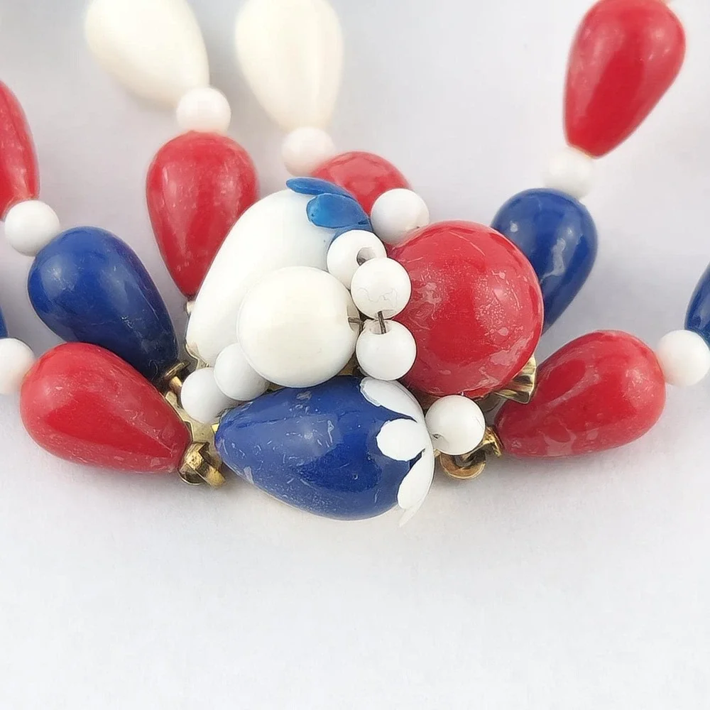 Vintage Red White Blue Triple Strand Bead Necklace Patriotic USA Hong‎ Kong